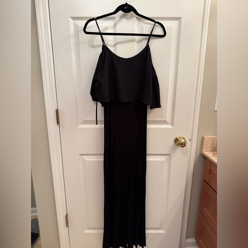 Elegant Black Cold Shoulder Midi Dress